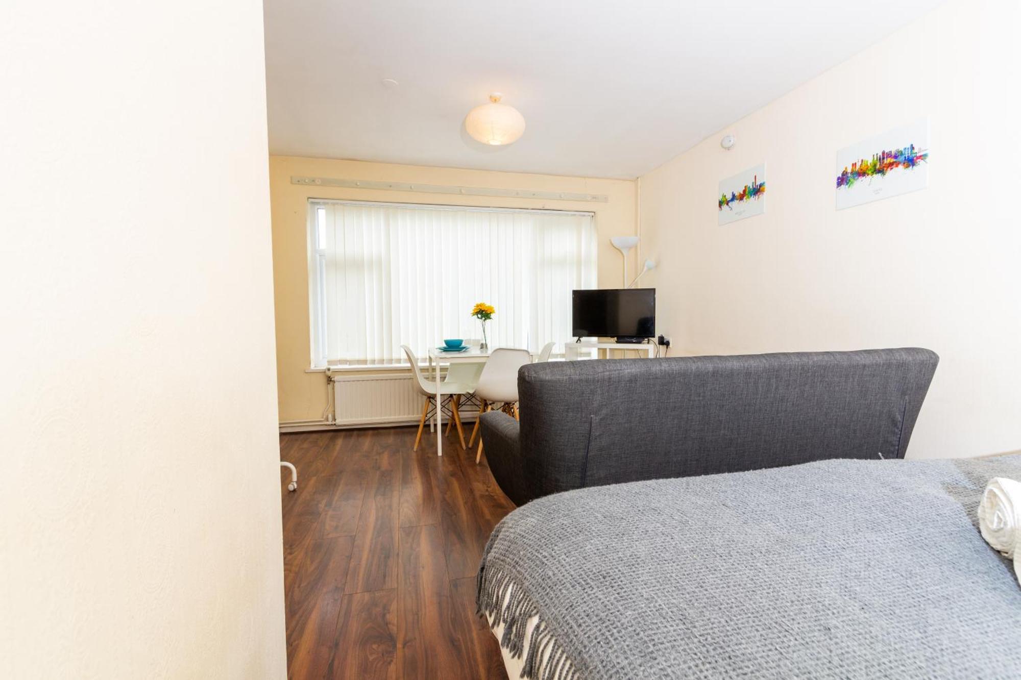 Apartament Studio In Stretford With Great Transport Links Manchester Zewnętrze zdjęcie